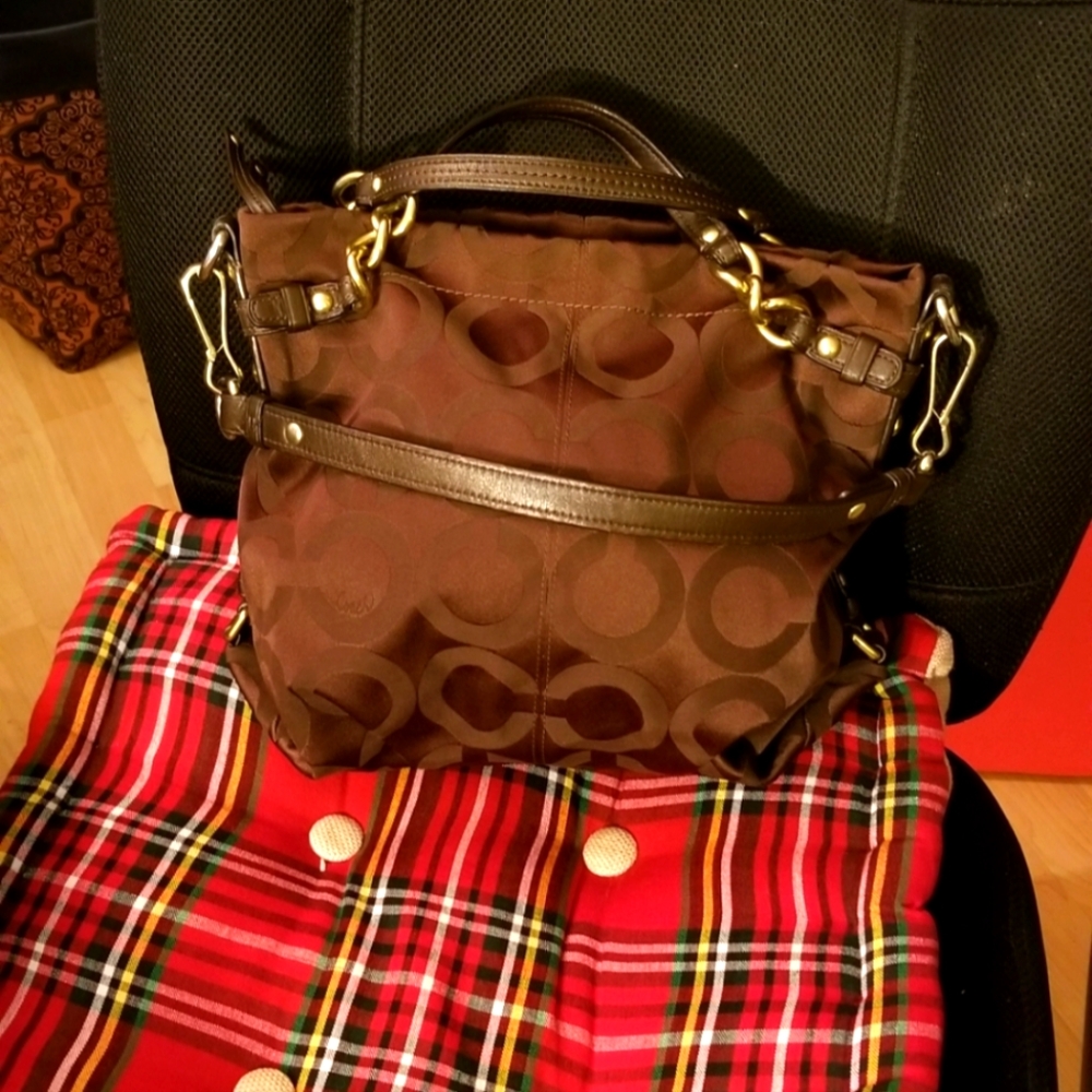 COACH signature sateen bag. Authentic